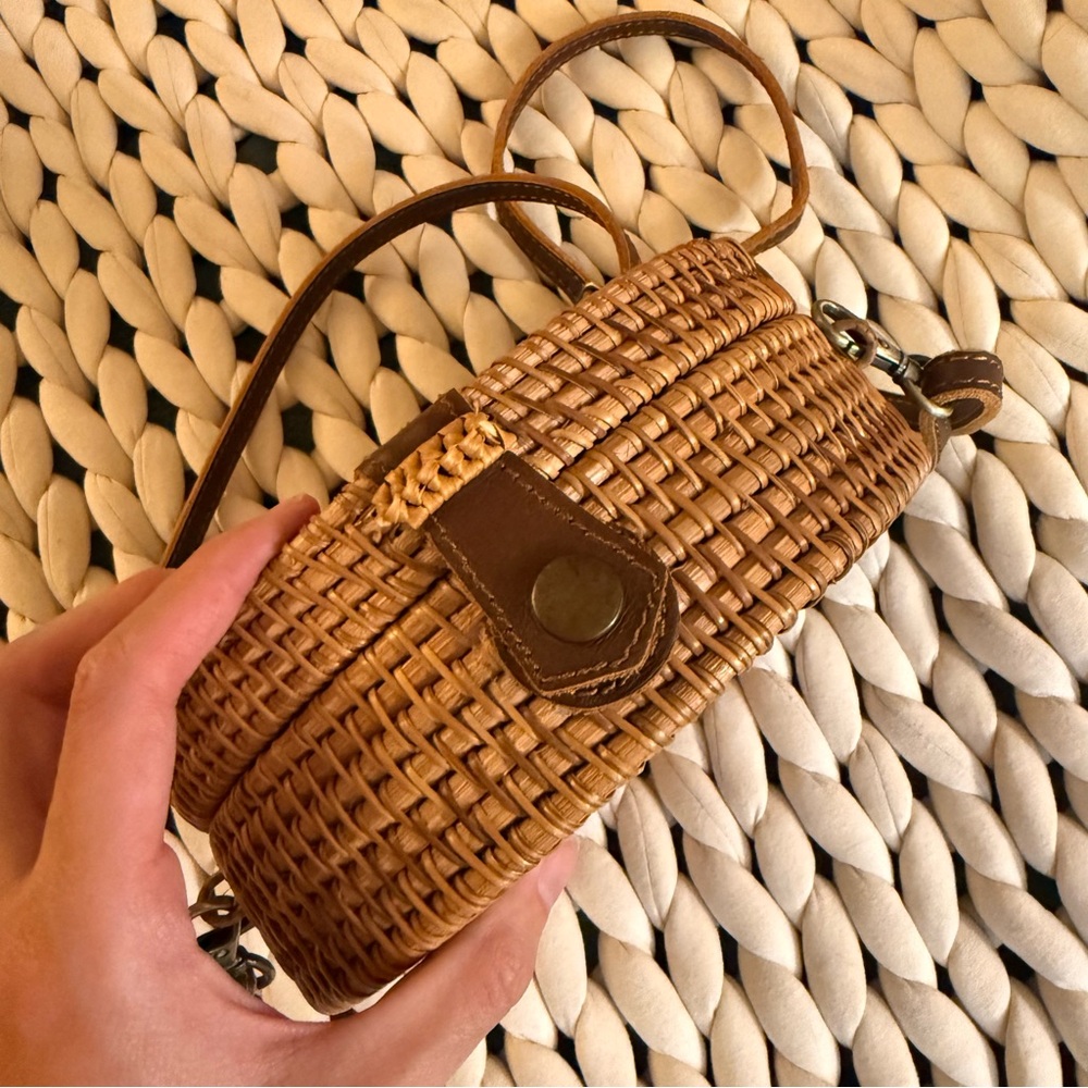 Round Woven Straw Crossbody Bag in Brown - Picture 3 of 5